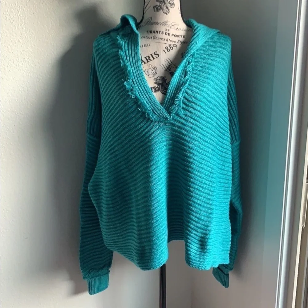 Free People Teal Oversized V Neck Sweater. NWT Retails for $108.00